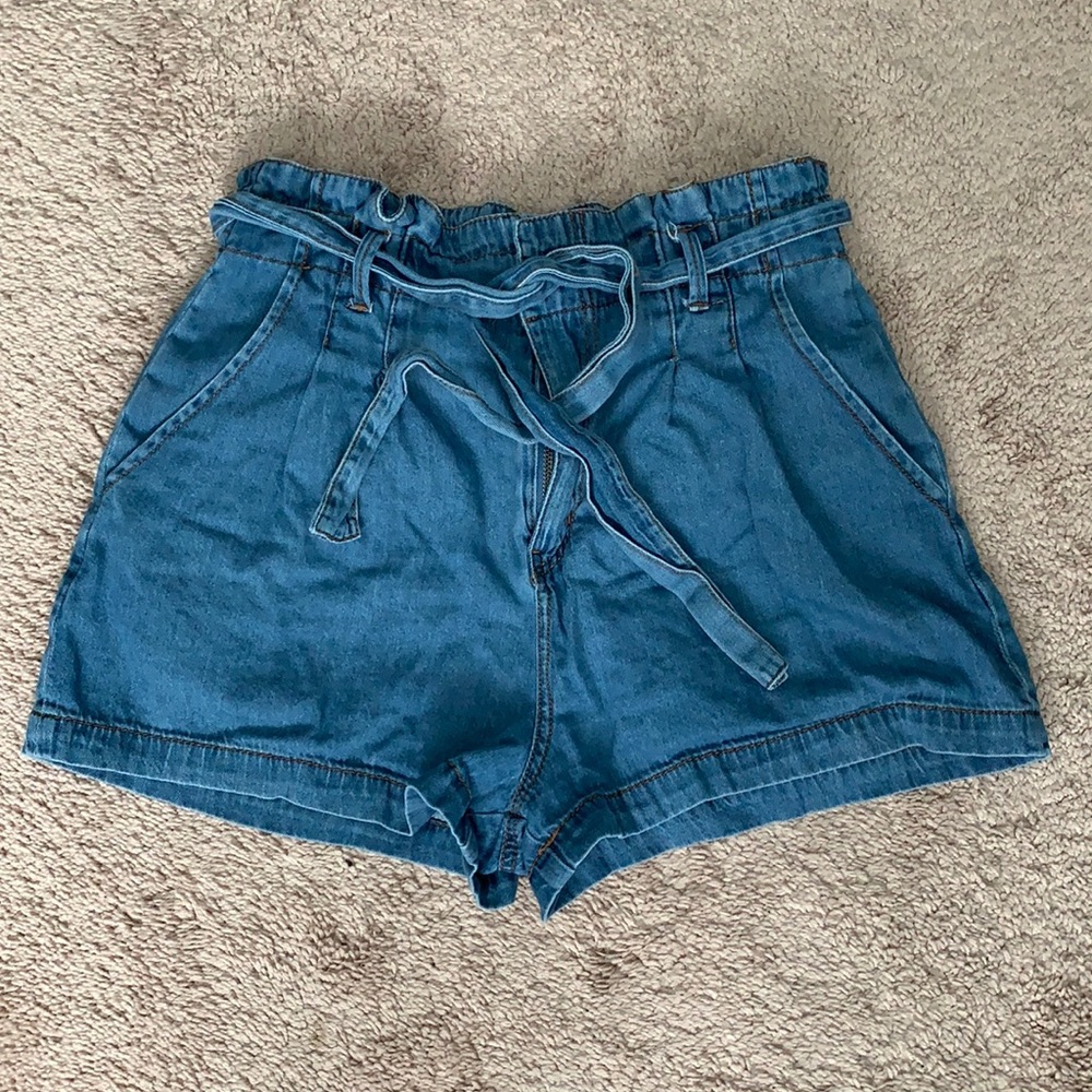 Beautiful paper bag Jean short